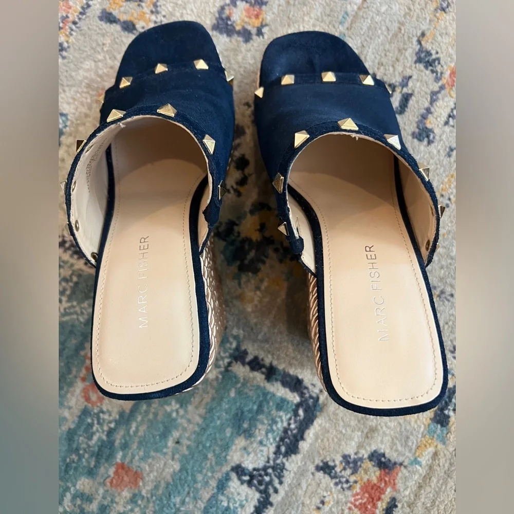 Marc Fisher Zyme2 blue Leather platform wedge sandal gold-tone studs Women’s‎ 8